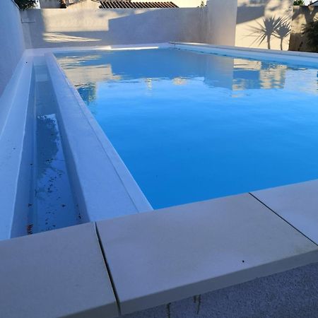 Appartement Dans Villa Avec Piscine Et Jardin Marguerittes Exteriör bild