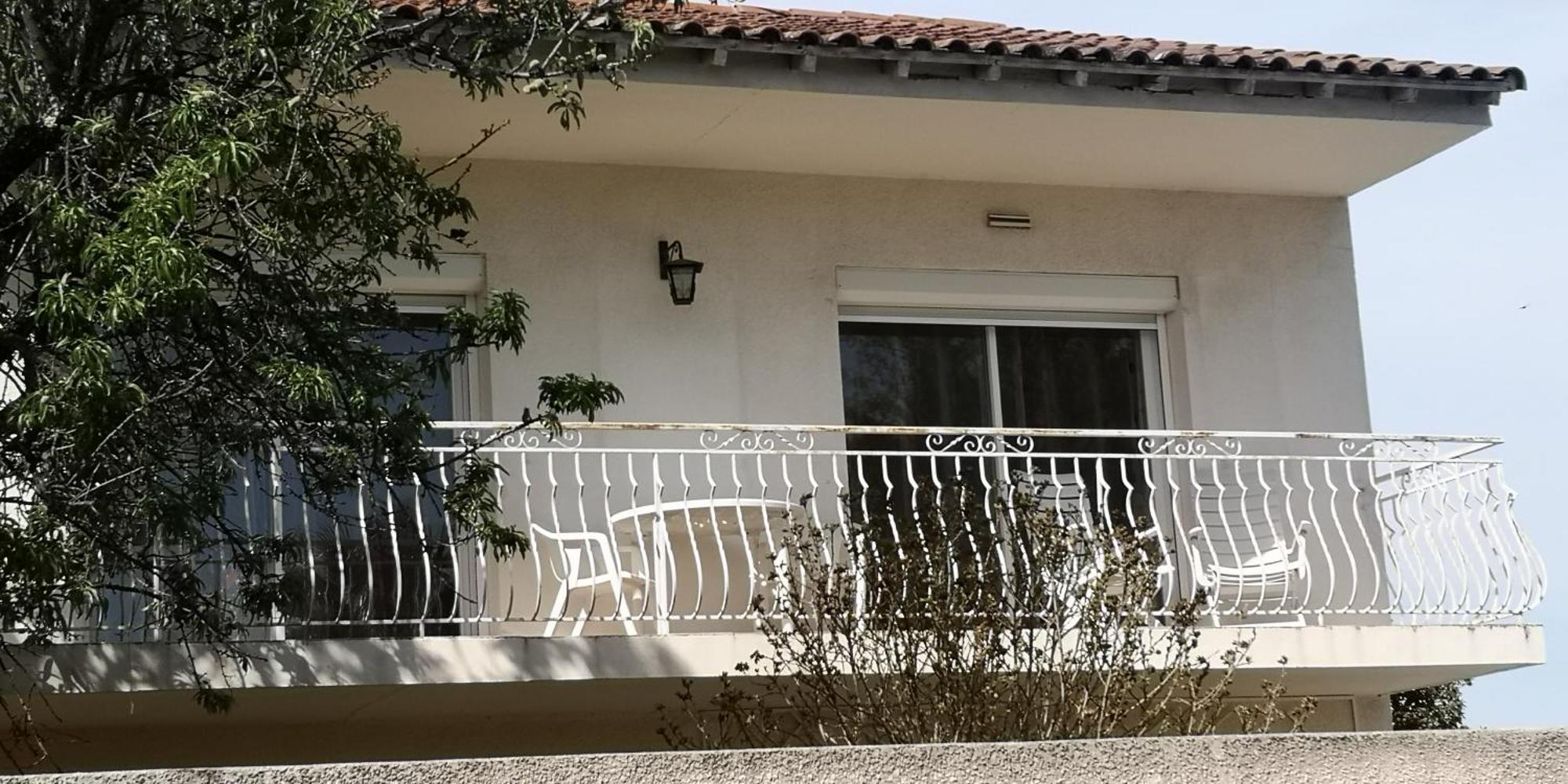 Appartement Dans Villa Avec Piscine Et Jardin Marguerittes Exteriör bild