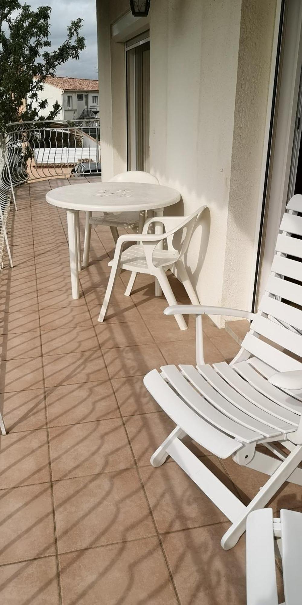Appartement Dans Villa Avec Piscine Et Jardin Marguerittes Exteriör bild