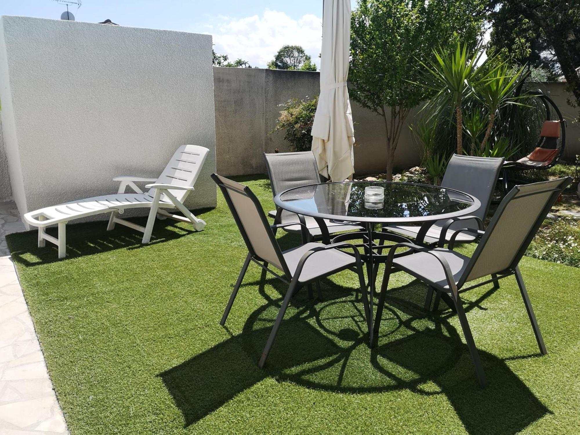 Appartement Dans Villa Avec Piscine Et Jardin Marguerittes Exteriör bild
